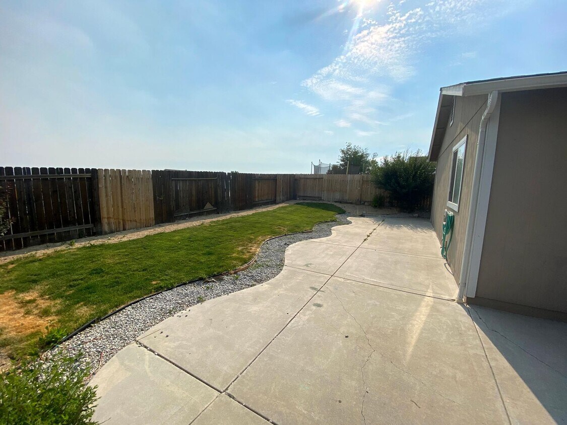 Building Photo - 3 bedroom house located in the North Valleys