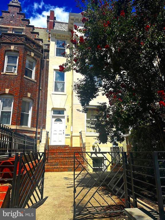 Foto del edificio - 1327 Harvard St NW