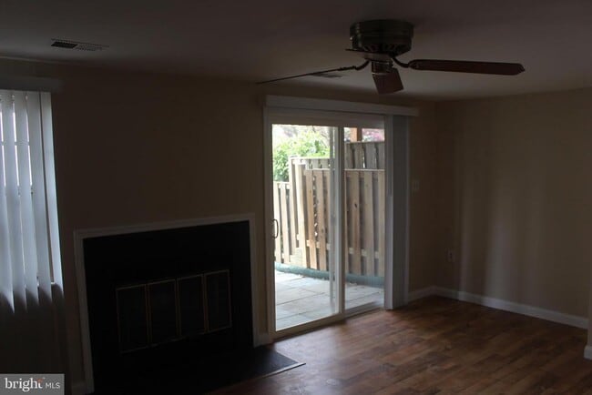 Building Photo - 611 Suffield Dr