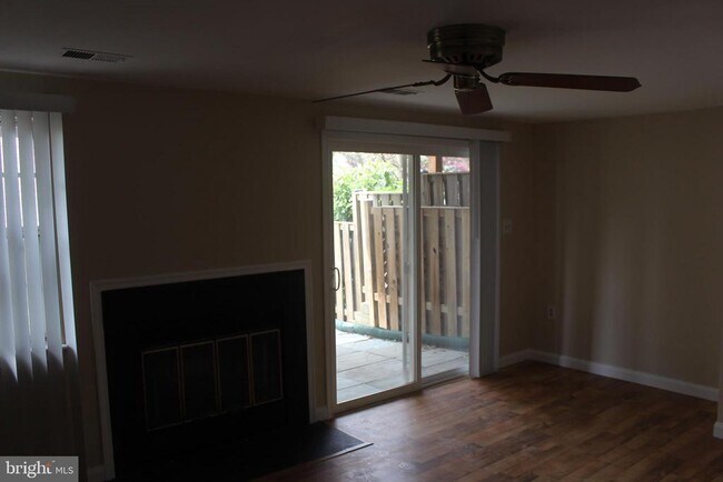 Foto del edificio - 611 Suffield Dr