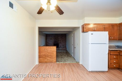 Building Photo - 513 Elm Ave