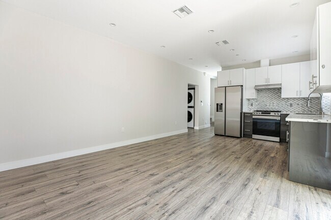 Building Photo - 10938 Nettleton St