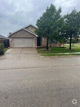 Building Photo - 300 Briar Park Dr
