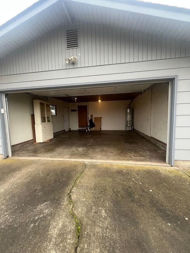 Foto del edificio - 3-Bedroom 2-Bathroom home in Coburg