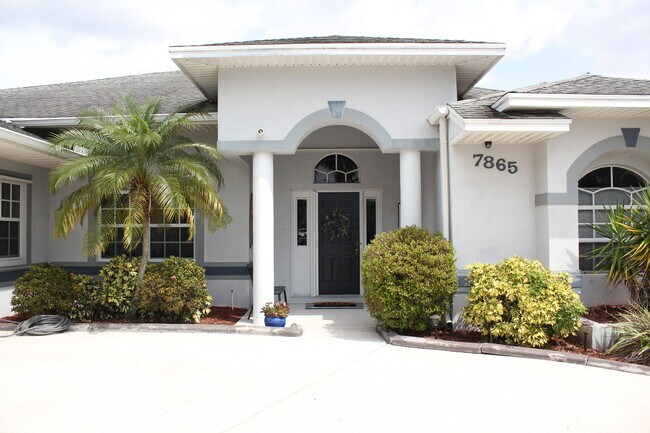 Building Photo - 7865 St Andrews Rd