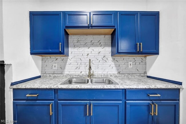 Foto del edificio - 12001 Oakview Ave