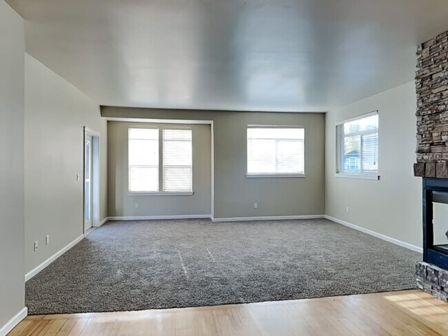 Building Photo - 11104 Paine Field Way #F