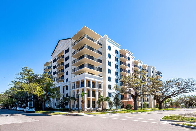 Building Photo - Manor Riverside