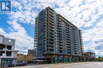 Building Photo - 1235-1235 Bayly St