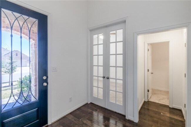 Foto del edificio - 425 Miracle Rose Way