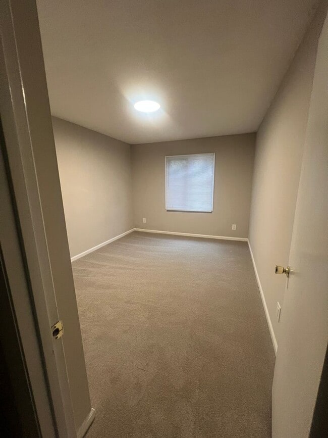 Foto del edificio - 3 Bedroom Townhome South Charlotte for $1700.00