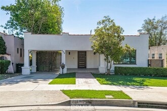 Building Photo - 528 Spencer St Building Photo - 528 Spencer St