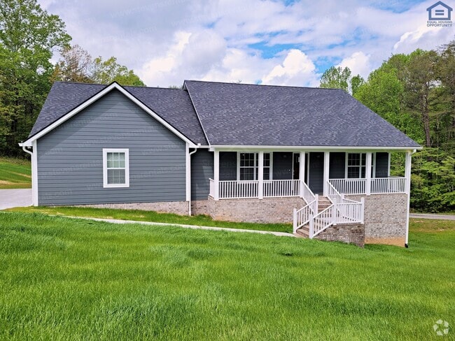 Building Photo - 2211 Huntland Rd