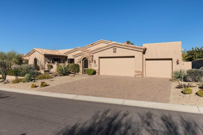 Building Photo - 9390 E Monument Dr