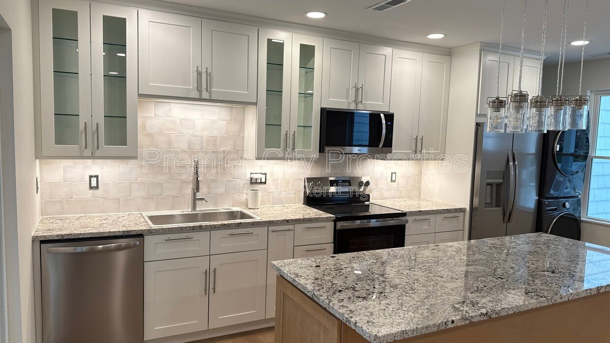 Photo - 240 Mcgregor Ave