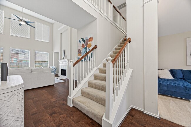 Foto del edificio - 5911 Indian Hills Ln