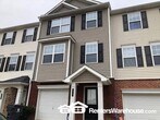 Foto principal - Tri-level Townhome in Master Plan Community