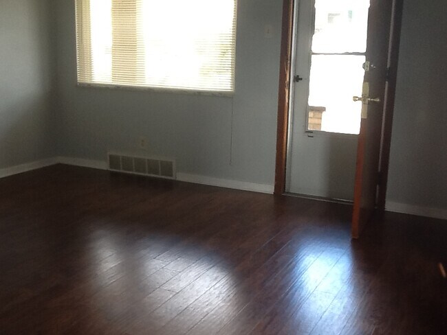 Building Photo - 232 Boden Ave