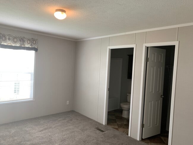 Building Photo - 316 Chevalier Dr