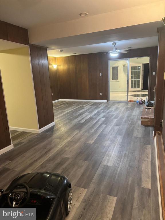 Foto del edificio - 8806 Braeside Dr