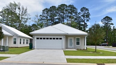 Building Photo - 10 Oakfield Dr N