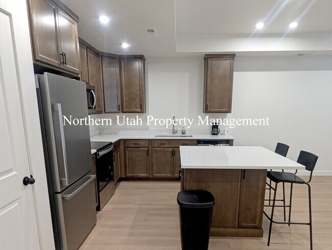 Foto del edificio - New 3 Bed 3 Bath Townhome