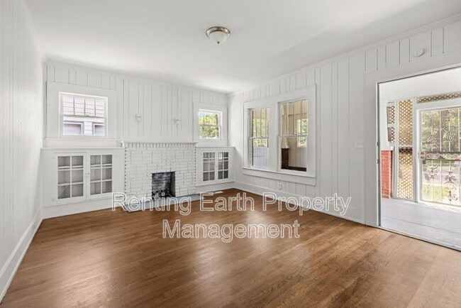Building Photo - 1319 18th Way SW