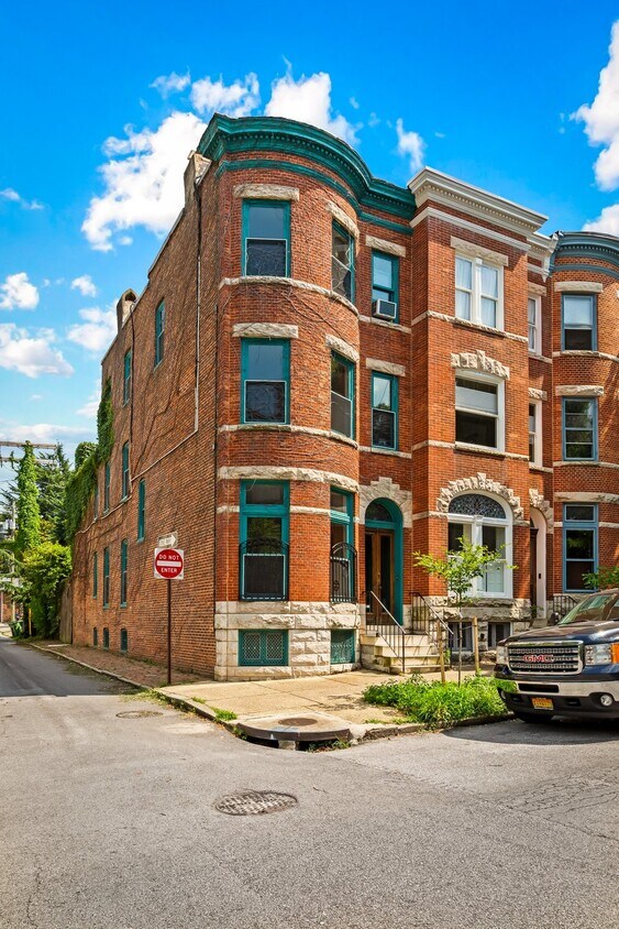 Foto principal - 147 W Lafayette Ave