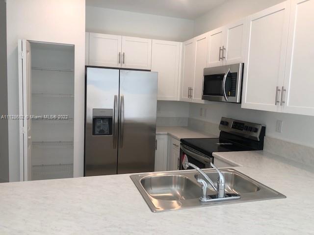 Foto del edificio - 2620 SE 11th Ct