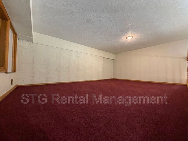 Building Photo - 145 E 500 S