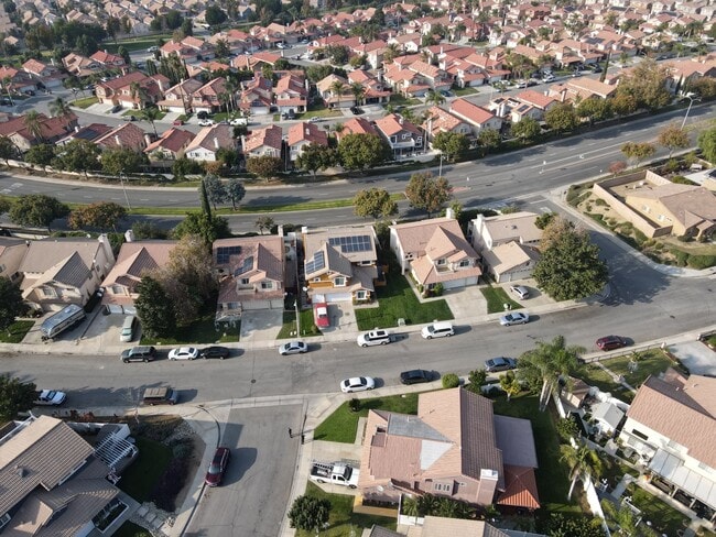 Foto del edificio - 15734 Willow Dr