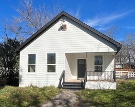 Building Photo - 115 Ila St