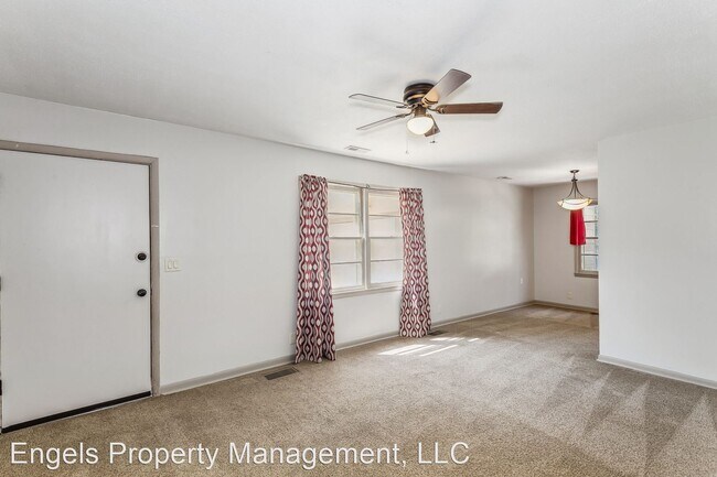 Building Photo - 3 br, 1 bath House - 6355 N Mobile