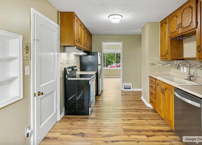 Foto del edificio - 921 McLaughlin Cir
