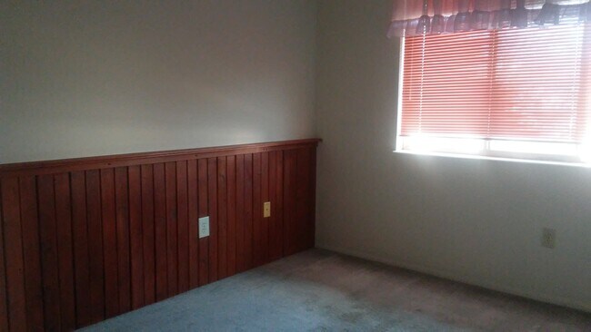 Building Photo - 731 Heather Ridge Dr