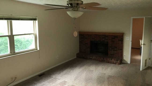 Building Photo - Spacious 3 BR 2 BA Ranch in Sharonville