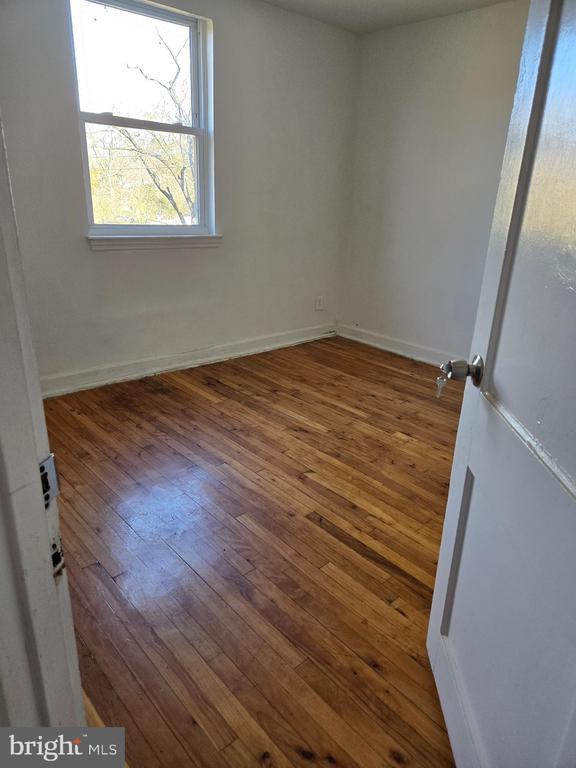 Foto del edificio - 7011 Fieldcrest Rd