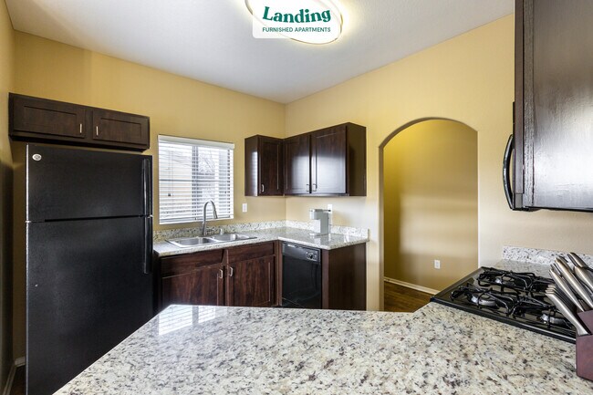 Foto del edificio - 5200 Summit Ridge Dr