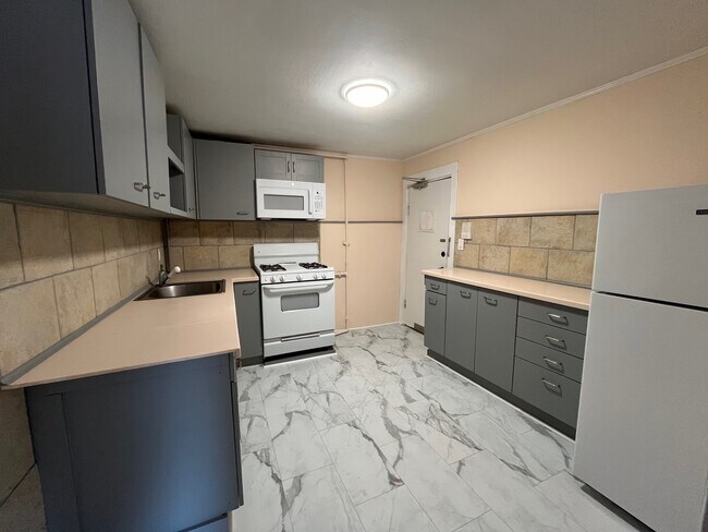 Kitchen (View #2) - 6 N Main St