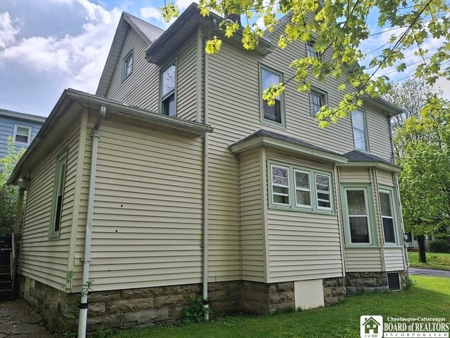 Building Photo - 11 Prather Ave