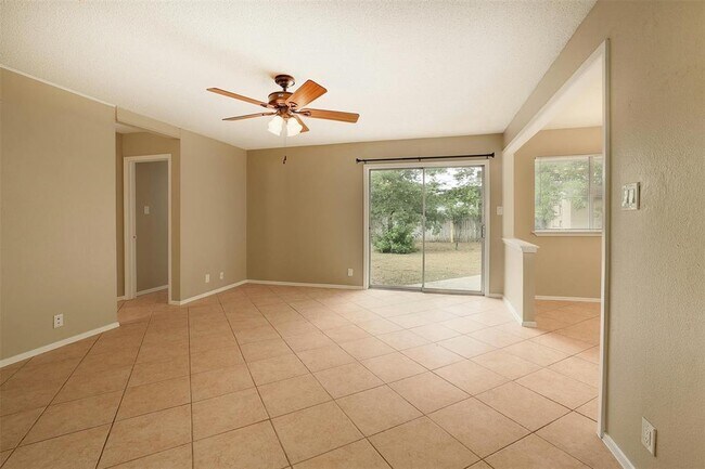 Building Photo - 9620 Chukar Cir