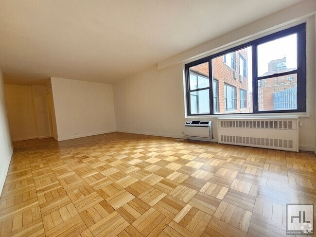 Building Photo - 15th Floor Studio Apartment Near Union Squ...