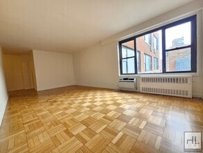 Building Photo - 15th Floor Studio Apartment Near Union Squ...