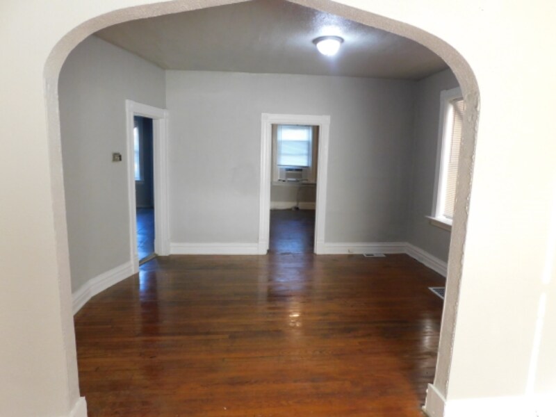 4545 Ashland Ave, St. Louis, MO 63115 Room for Rent in St. Louis, MO