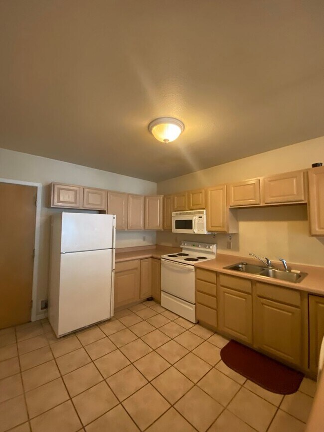 Foto del edificio - In town 1 bedroom/1 bathroom plus large la...