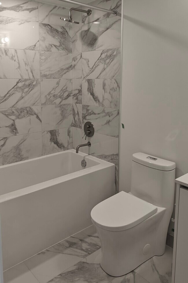 Photo du bâtiment - 1100 Sheppard Av W