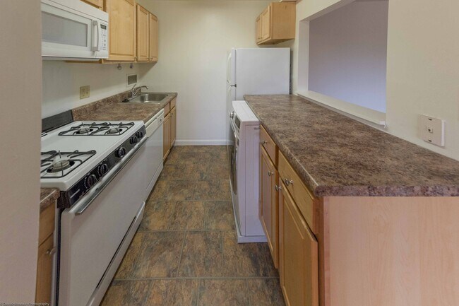 Building Photo - 2709 Hanson Ave