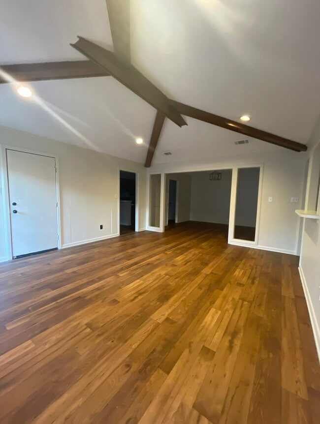 Building Photo - 3606 Skyline Blvd