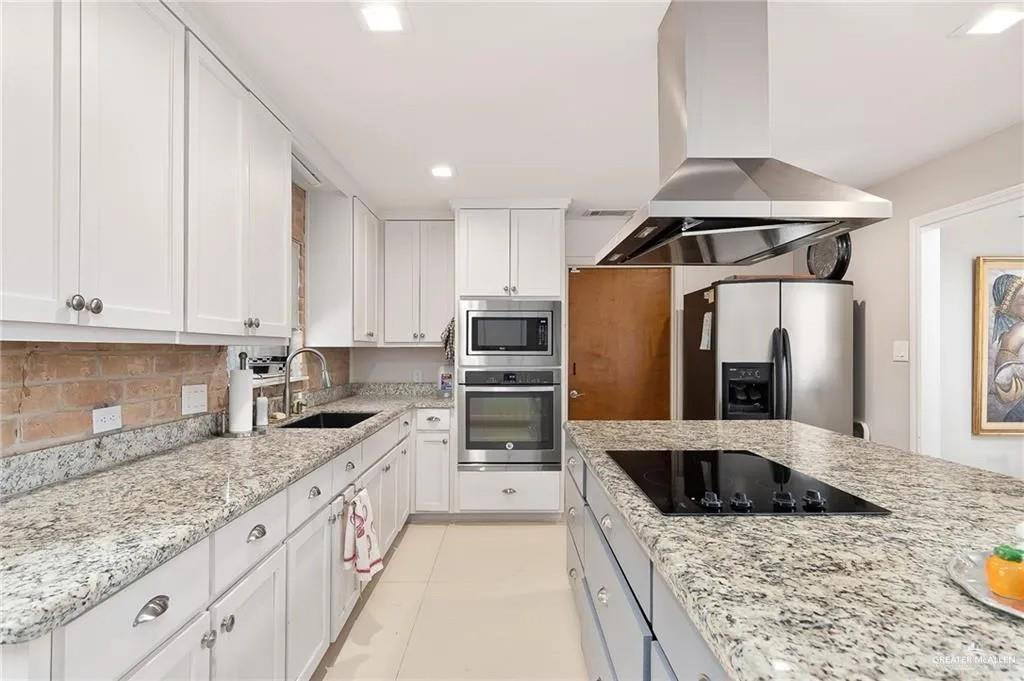 Building Photo - 308 Uvalde Ave