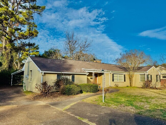 Building Photo - 2767 Biltmore Ave